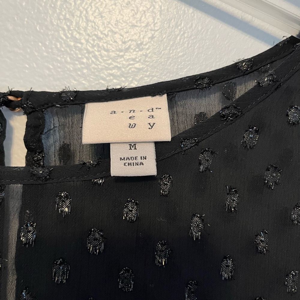 Bell sleeve blouse - Picture 8 of 8